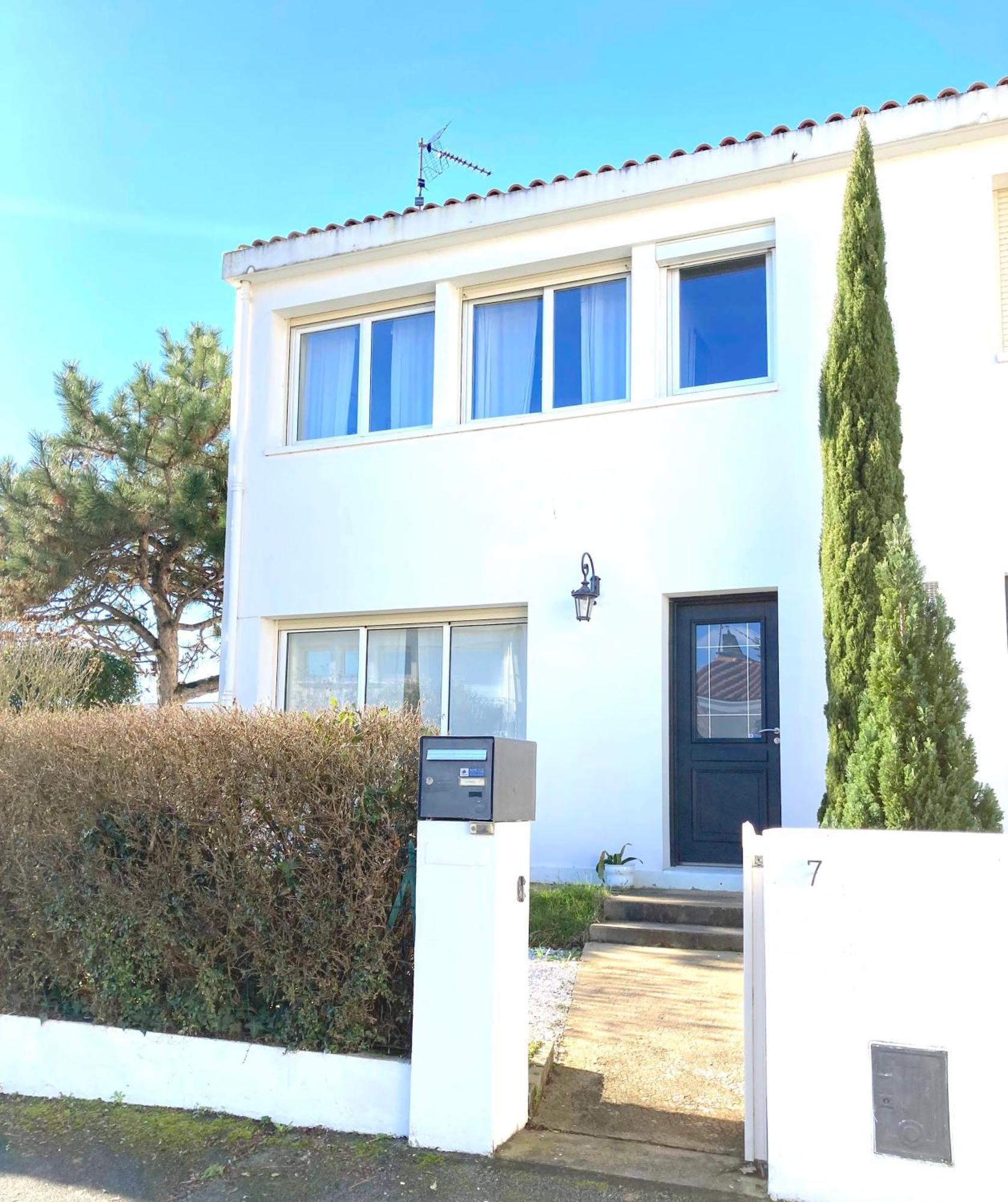 Maison Centre Ville Avec Jardin , Terrasse, Et Garage Velos La Rochelle  Kültér fotó