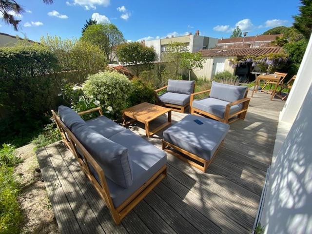 Maison Centre Ville Avec Jardin , Terrasse, Et Garage Velos La Rochelle  Kültér fotó